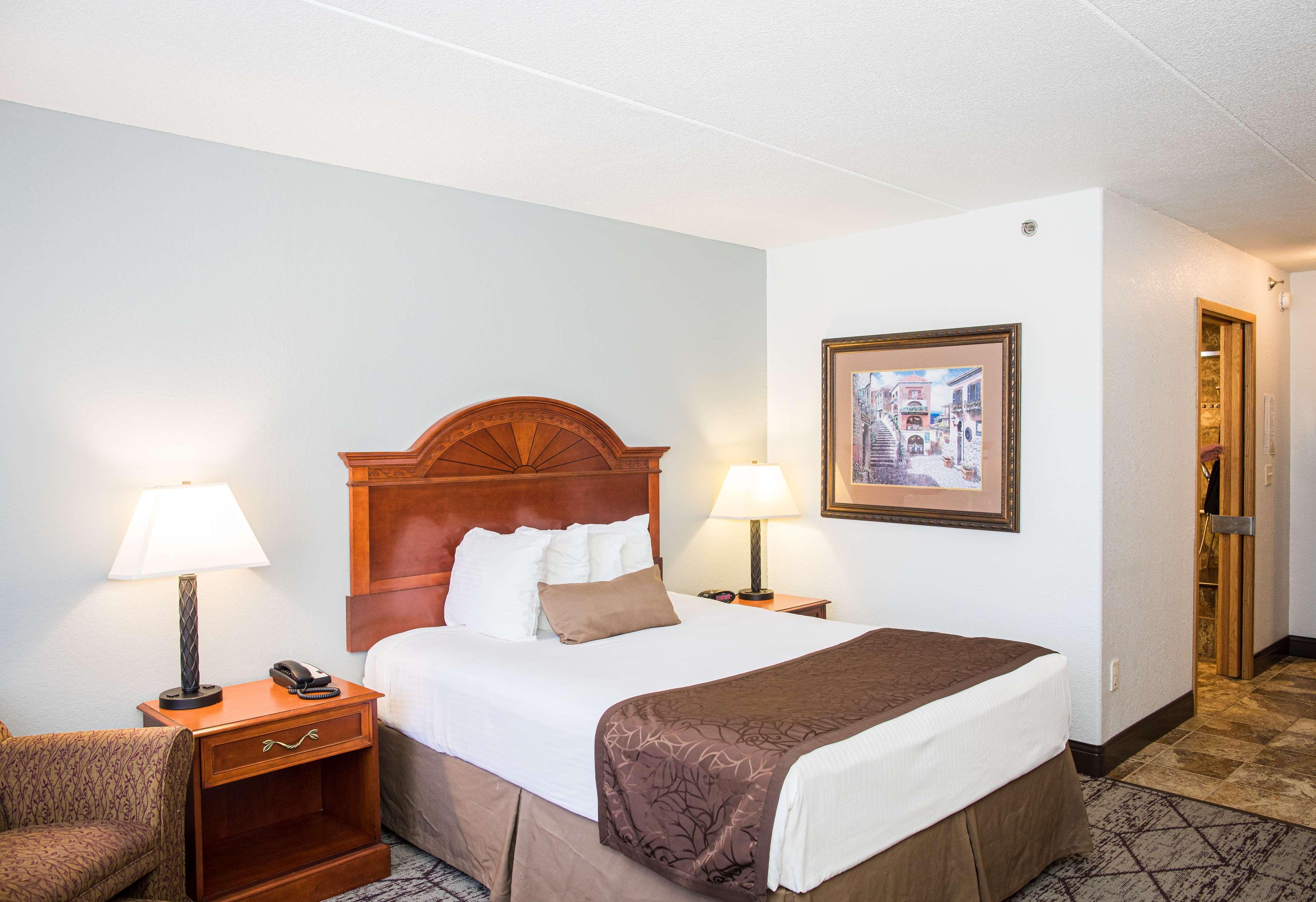 Best Western Plus Longbranch Hotel & Convention Center Cedar Rapids Εξωτερικό φωτογραφία