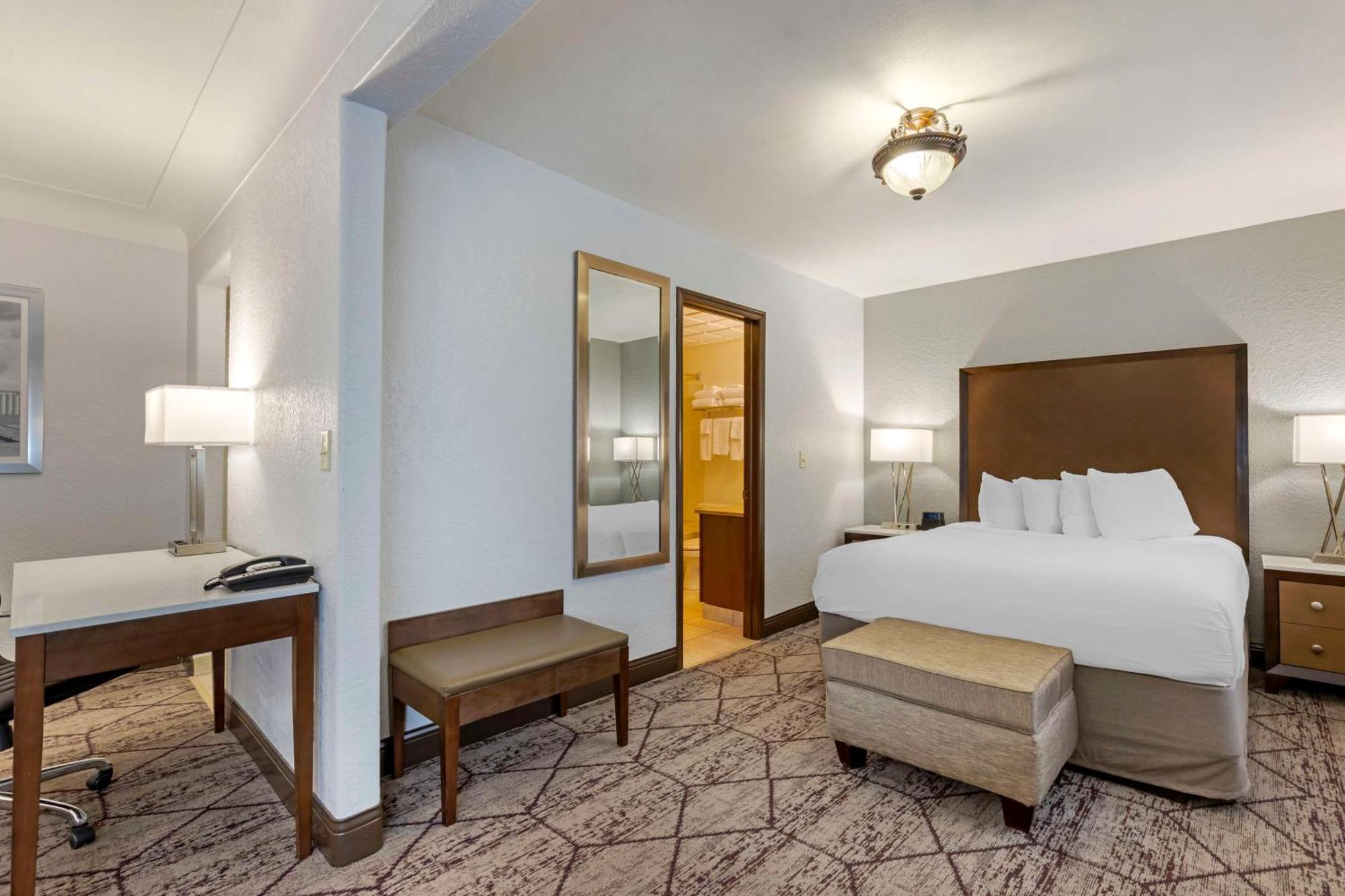 Best Western Plus Longbranch Hotel & Convention Center Cedar Rapids Εξωτερικό φωτογραφία
